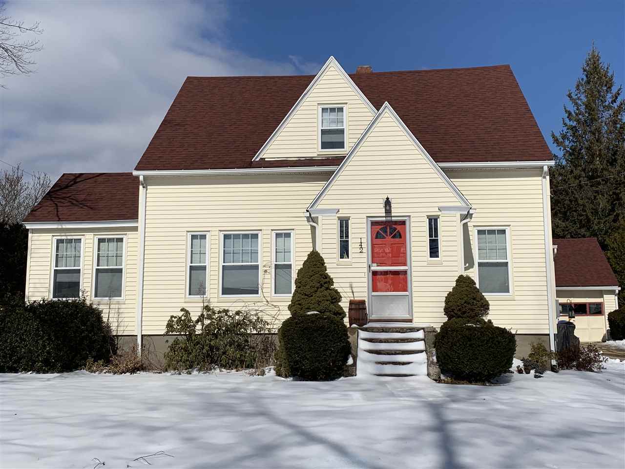 Property Photo:  142 Island Pond Road  NH 03109 