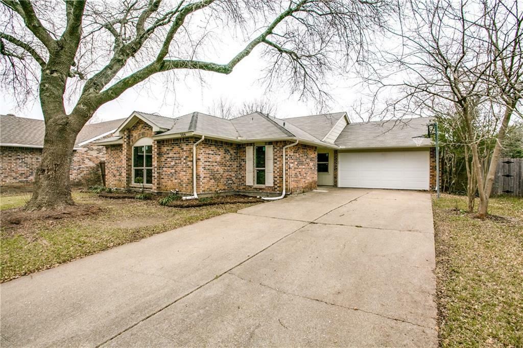 Property Photo: 504 Pinyon Place TX 75126