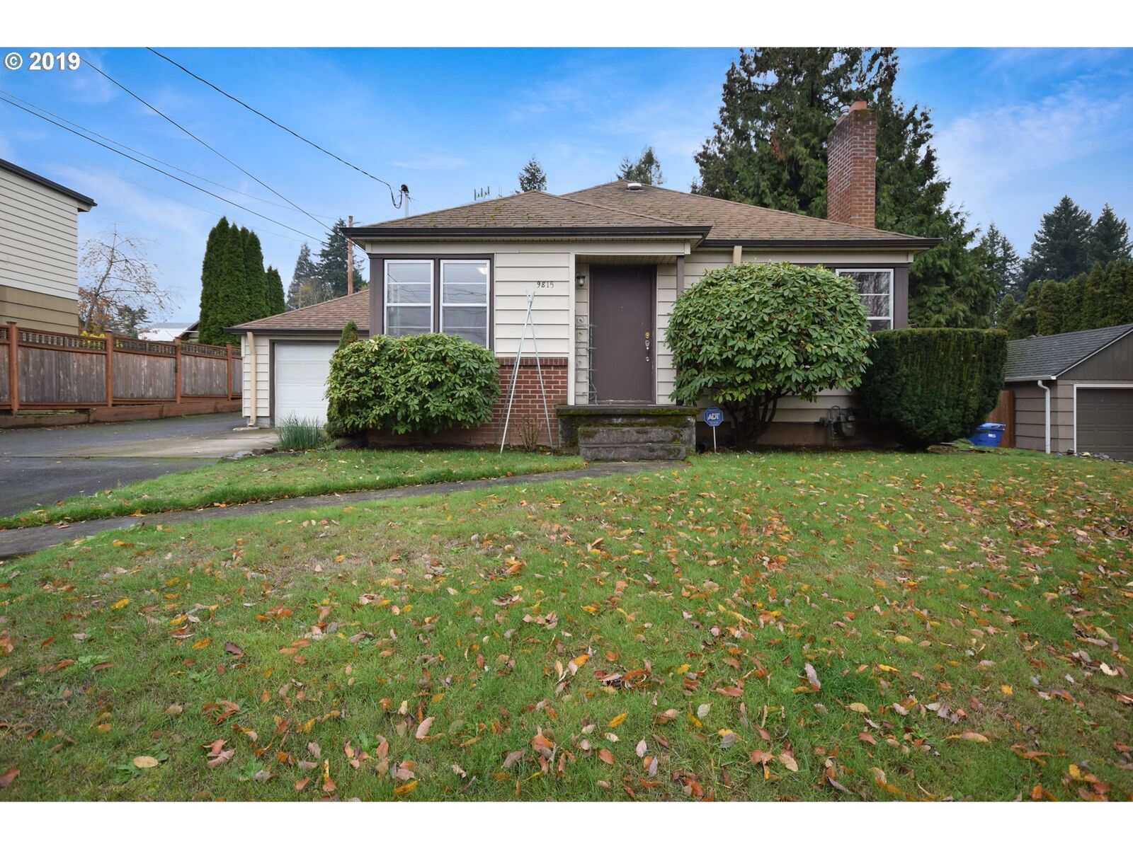 Property Photo:  9815 SE 42nd Ave  OR 97222 