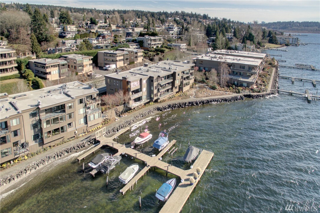 Property Photo: 807 Lake St S 202 WA 98033