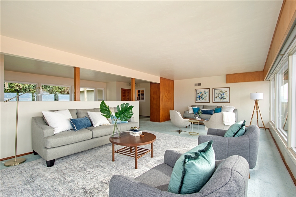 Property Photo: 1152 Barcelona Dr CA 92107
