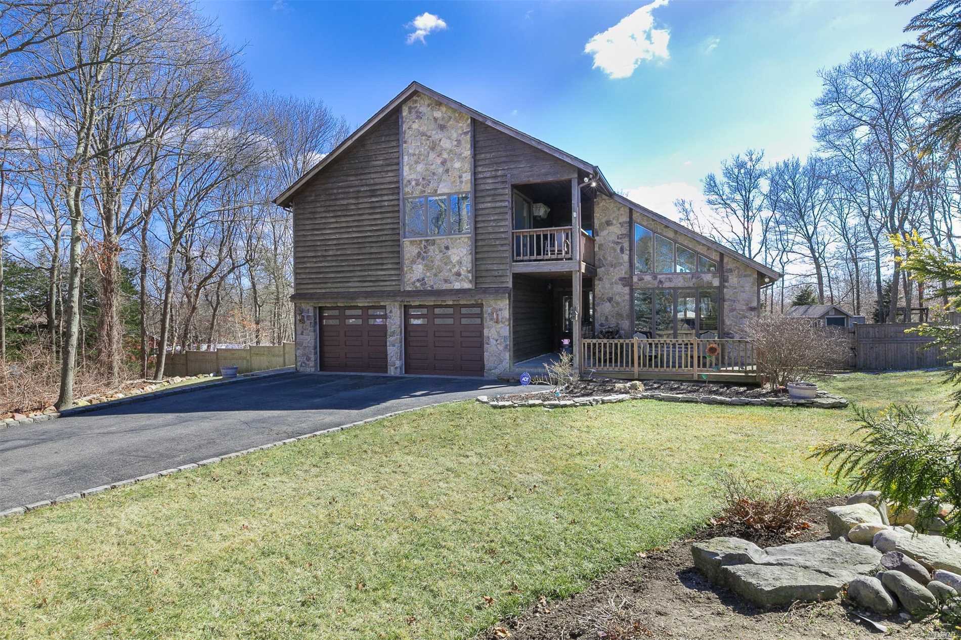 Property Photo:  20 Nicole Court  NY 11949 