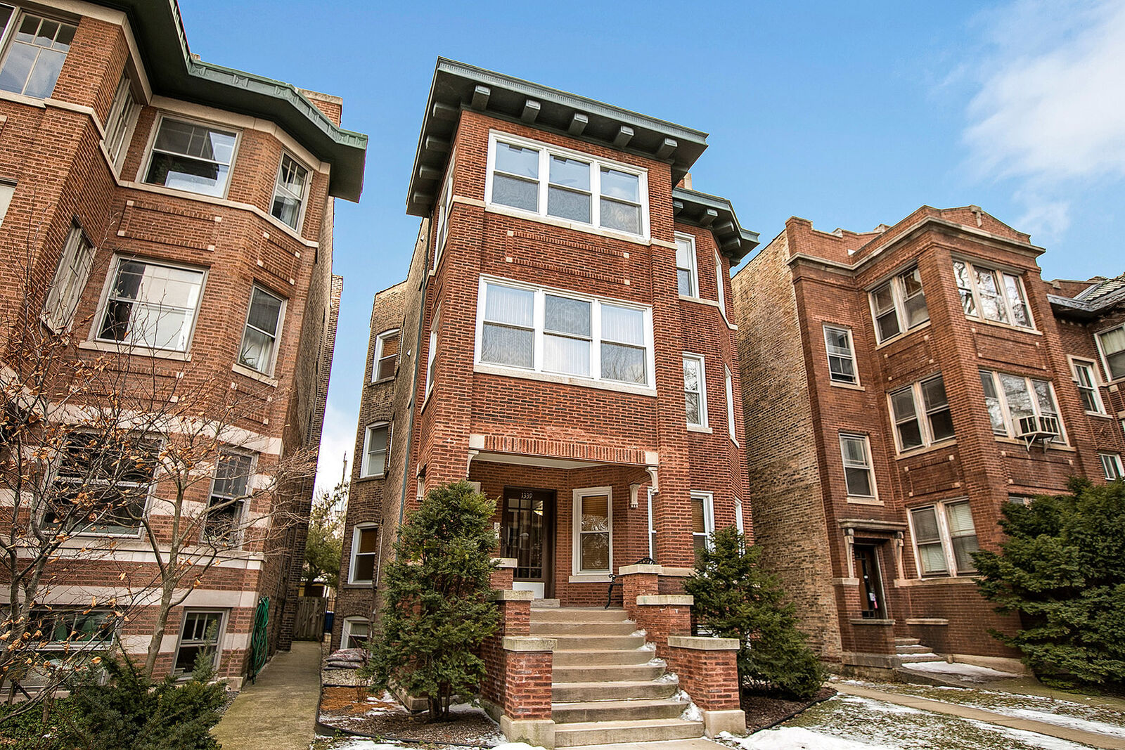 Property Photo:  1339 W Elmdale Avenue 2  IL 60660 