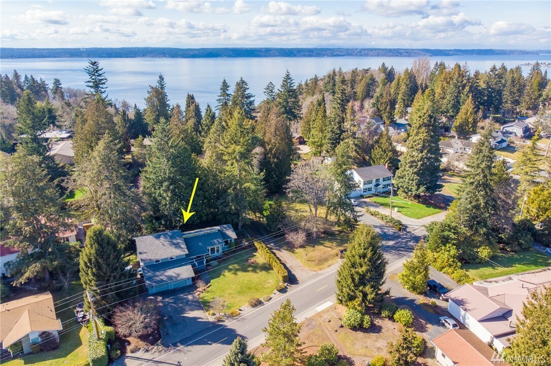 Property Photo:  20311 Marine View Dr SW  WA 98166 