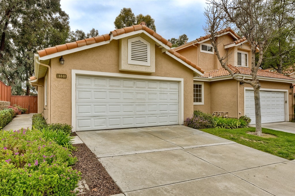 Property Photo: 16040 Caminito De Linda CA 92128