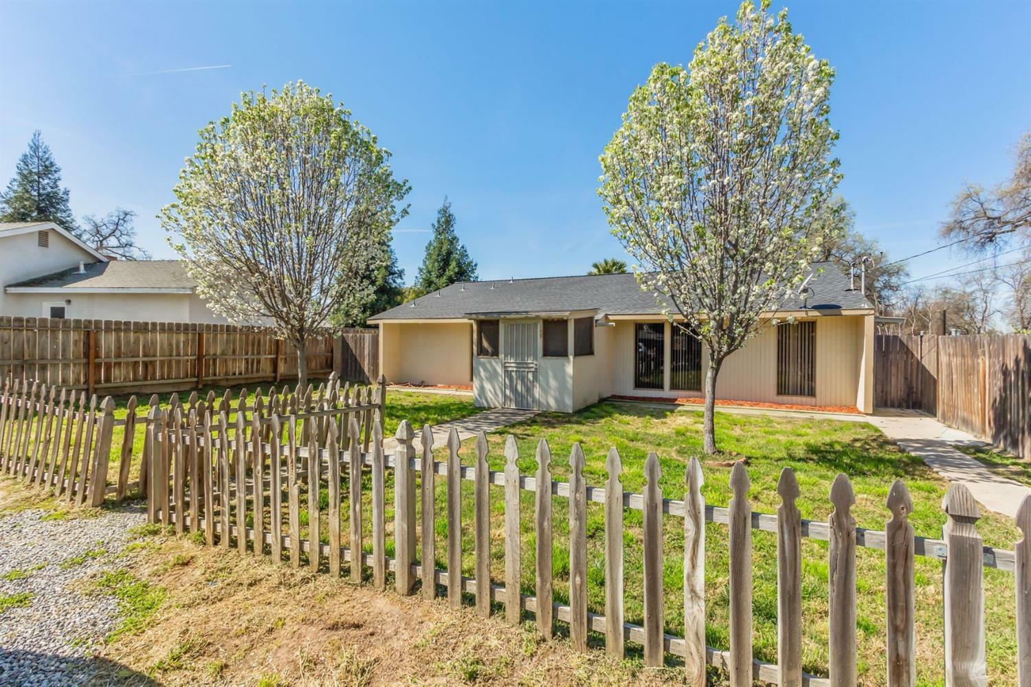 149 N Lovers Lane  Visalia CA 93292 photo