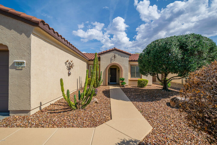 Property Photo:  18461 N Summerbreeze Way  AZ 85374 