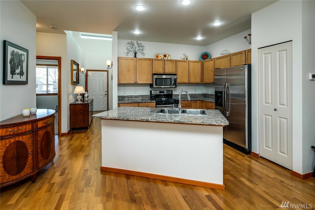 Property Photo:  2083 Calico Lp  WA 98248 