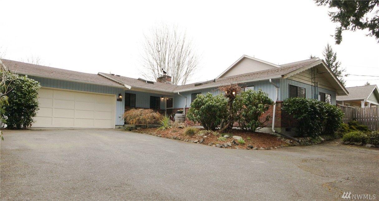 Property Photo: 2745 Vista Place W WA 98466