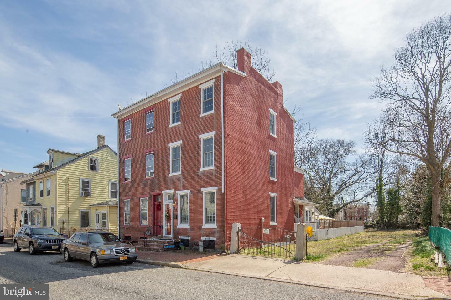 Property Photo:  26 W Pearl Street  NJ 08016 