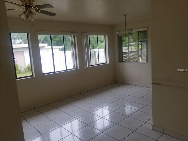 Property Photo: 515 Dial Drive FL 32822