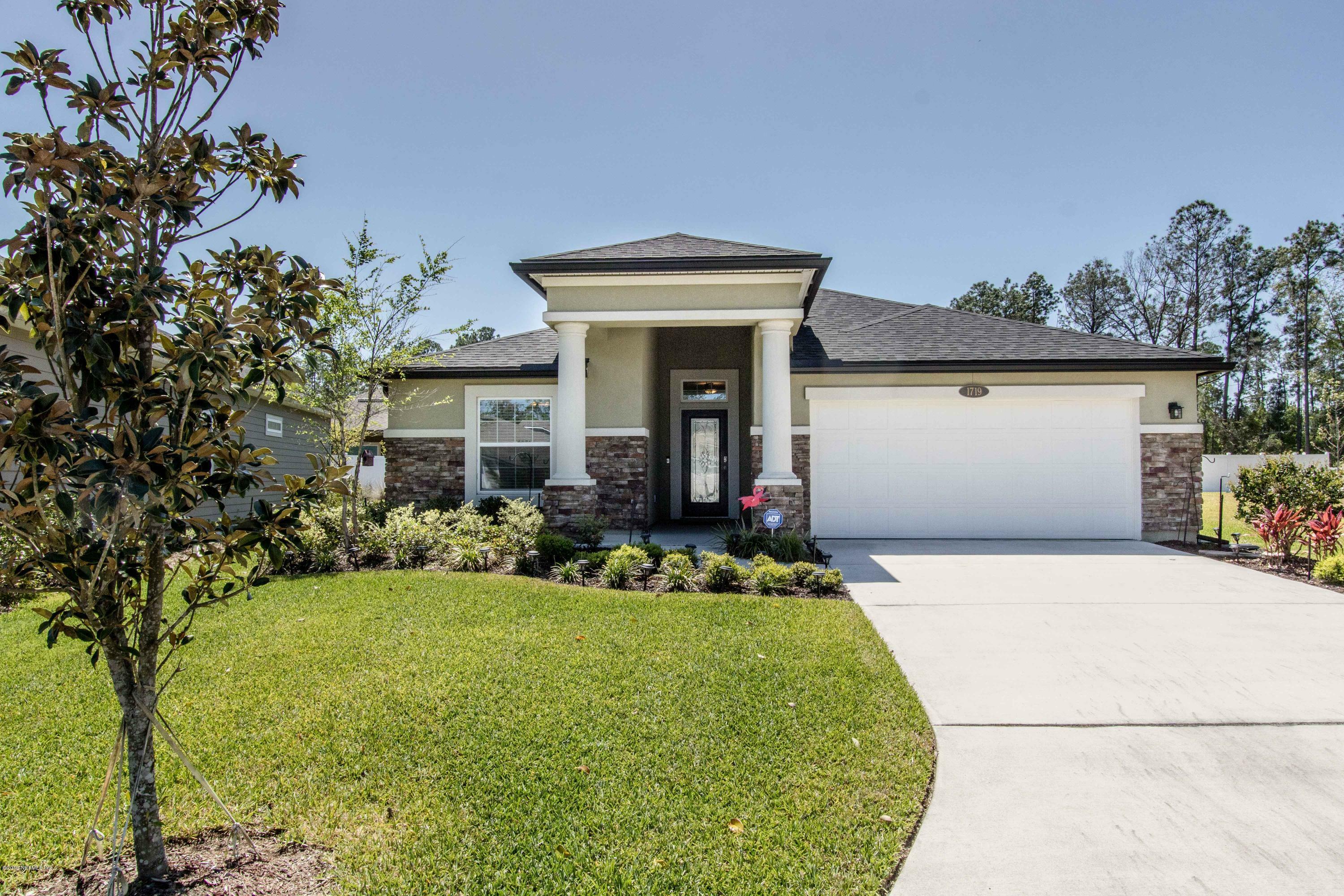 Property Photo:  1719 Eagle Branch Court  FL 32003 