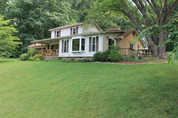 22762 Lee Hwy  Buchanan VA 24066 photo