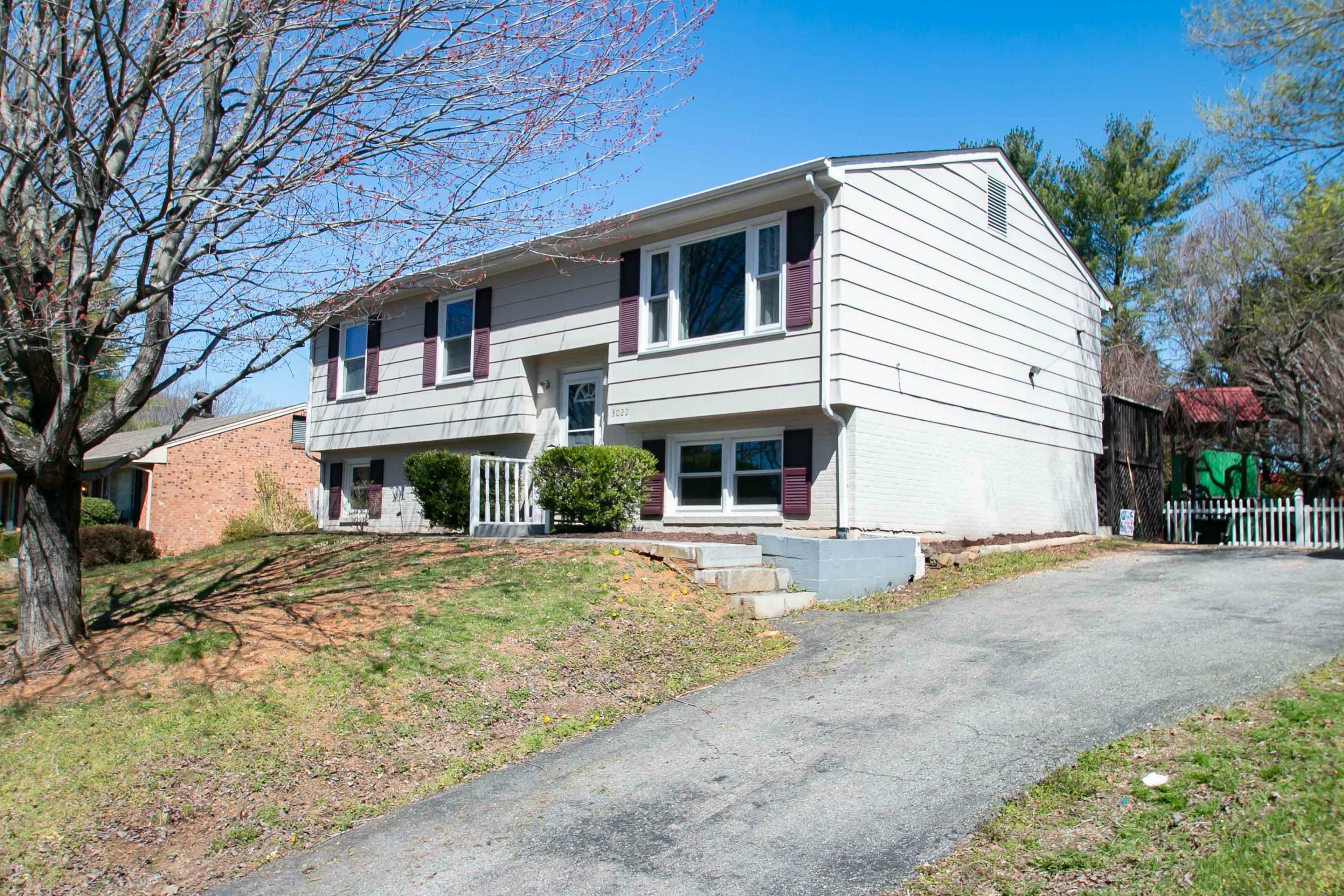 Property Photo:  3022 Bandy Rd  VA 24014 