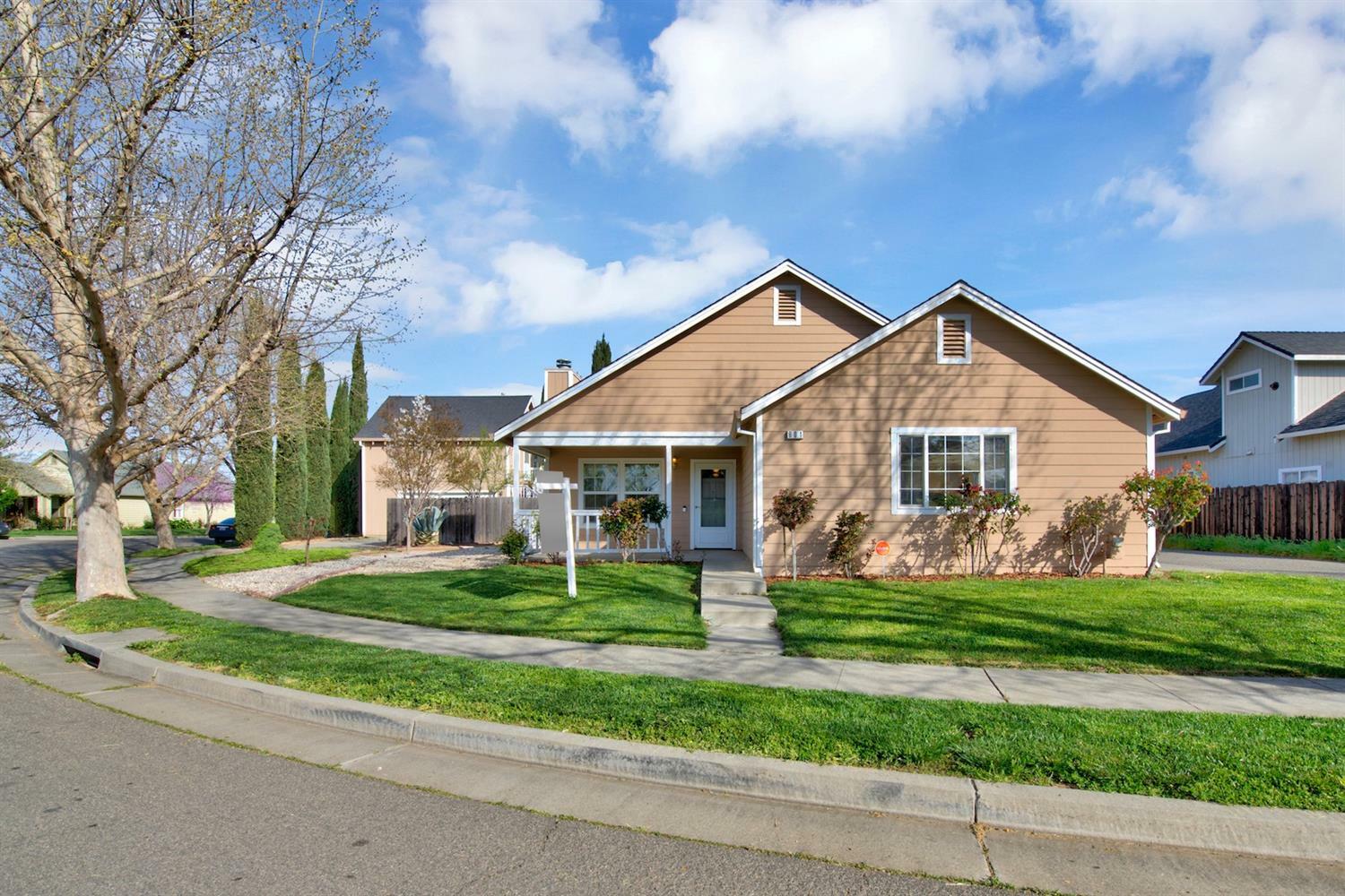 Property Photo:  601 Creekside Way  CA 95694 