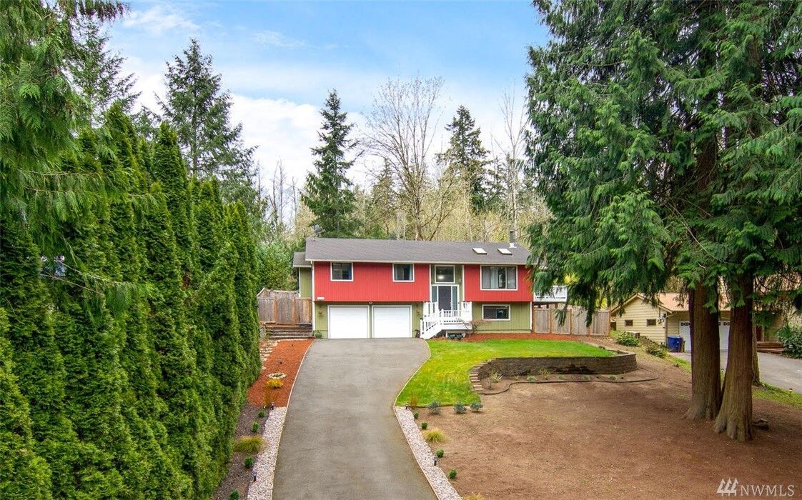 Property Photo:  20 211th Place SE  WA 98074 