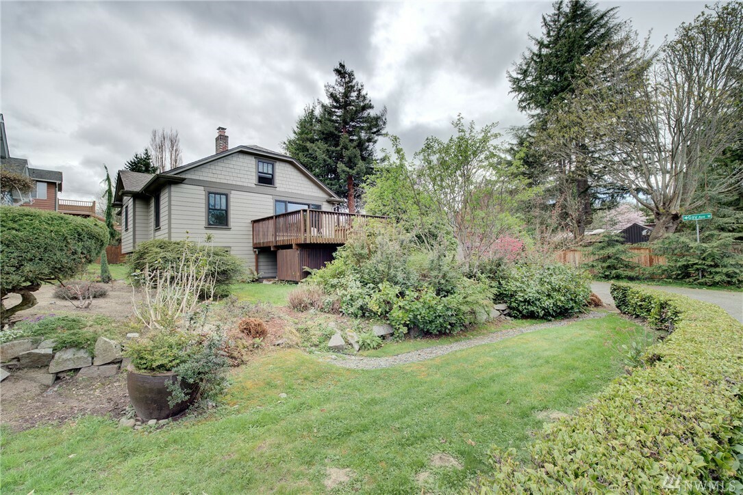 Property Photo:  4538 Gay Ave W  WA 98199 