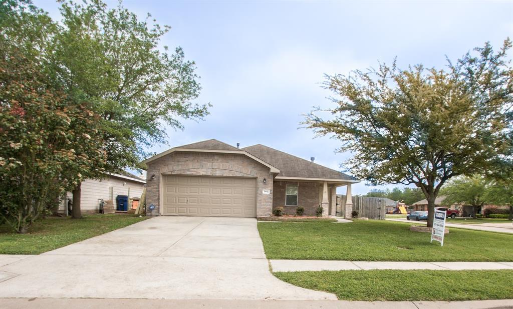 Property Photo: 7802 Diamond Oak Drive TX 77591