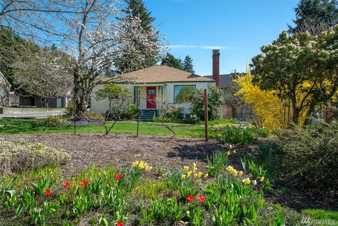 Property Photo: 19714 100th Avenue NE WA 98011
