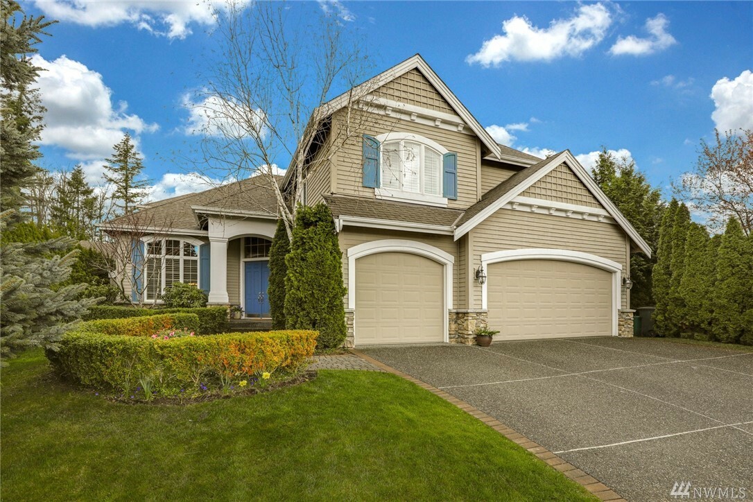 Property Photo: 1926 263rd Ct SE WA 98075