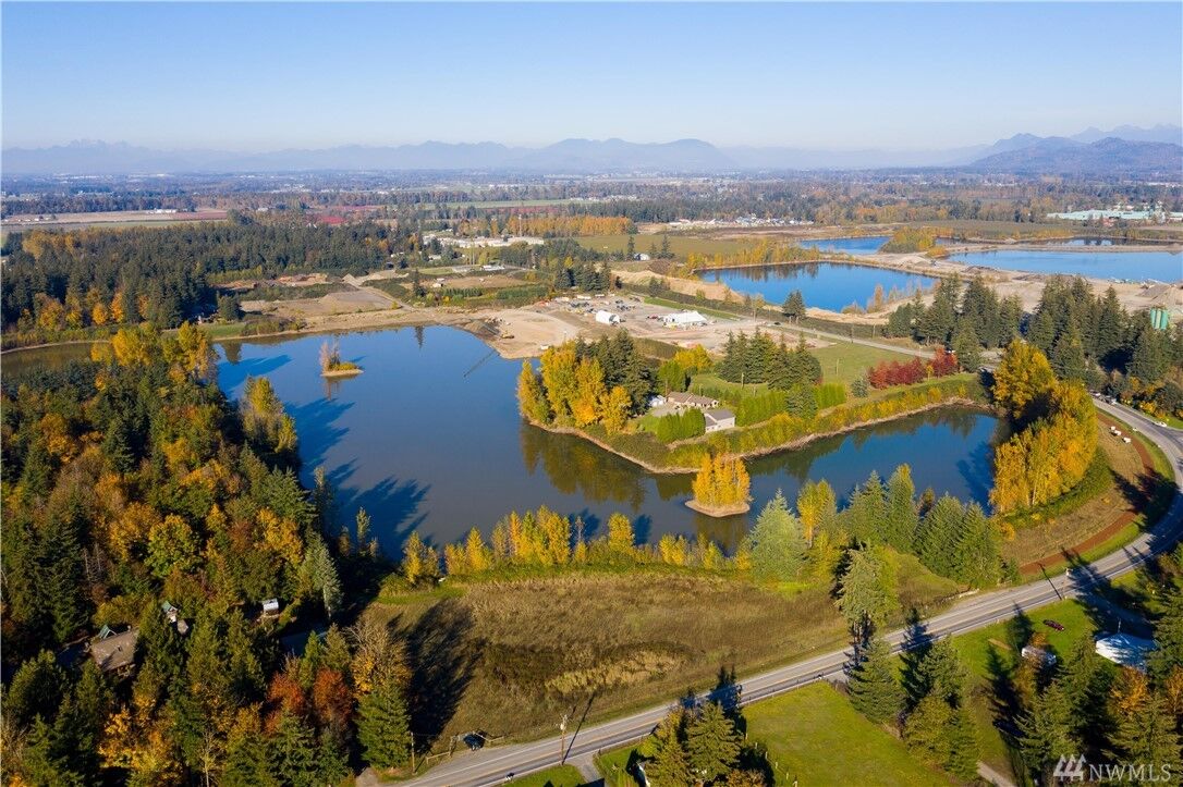 Property Photo: 2020 E Pole Rd WA 98247