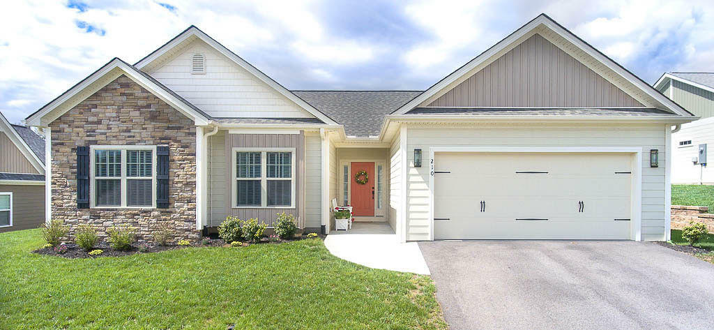 Property Photo:  210 Mountain Brook Dr NE  VA 24012 