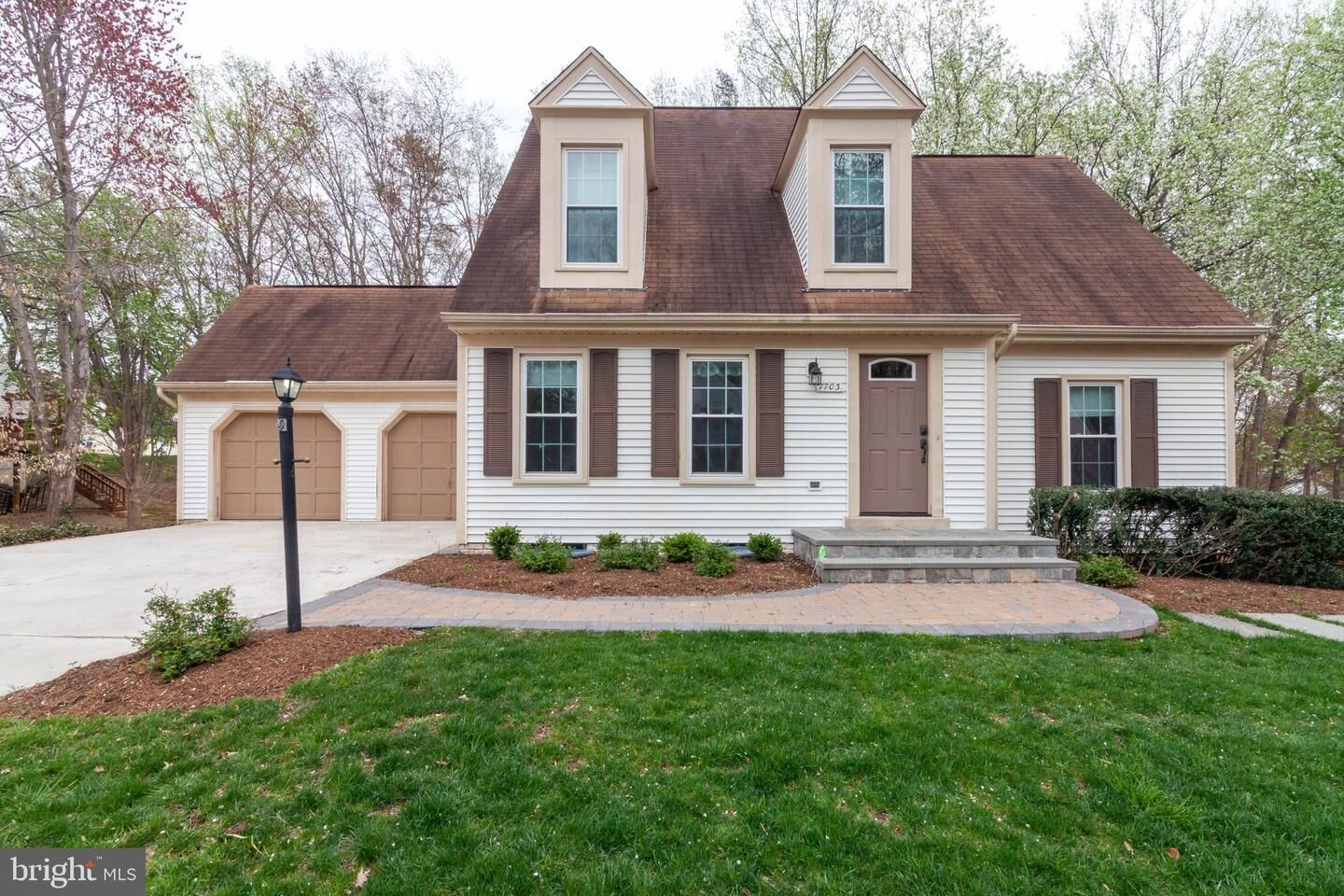 Property Photo: 7703 Modisto Lane VA 22153