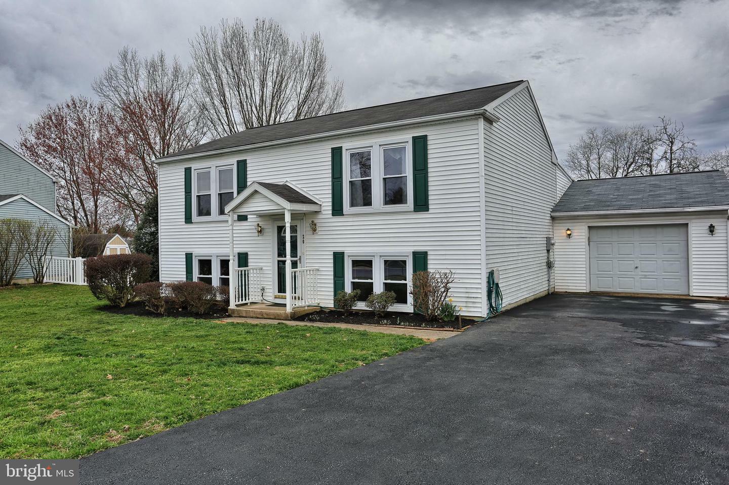 Property Photo:  20 Bayberry Drive  PA 17050 