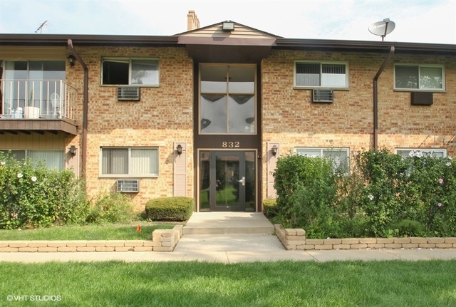 Property Photo:  832 East Old Willow Road 9-107  IL 60070 