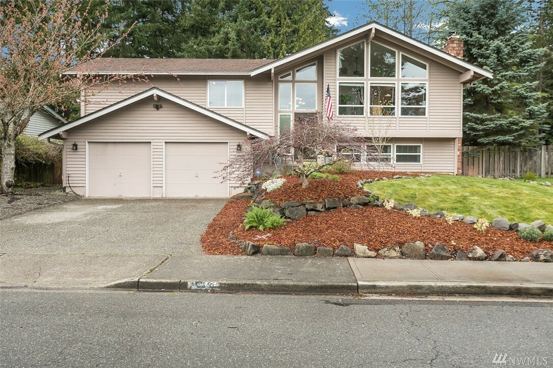 Property Photo:  18701 134th Ave SE  WA 98058 