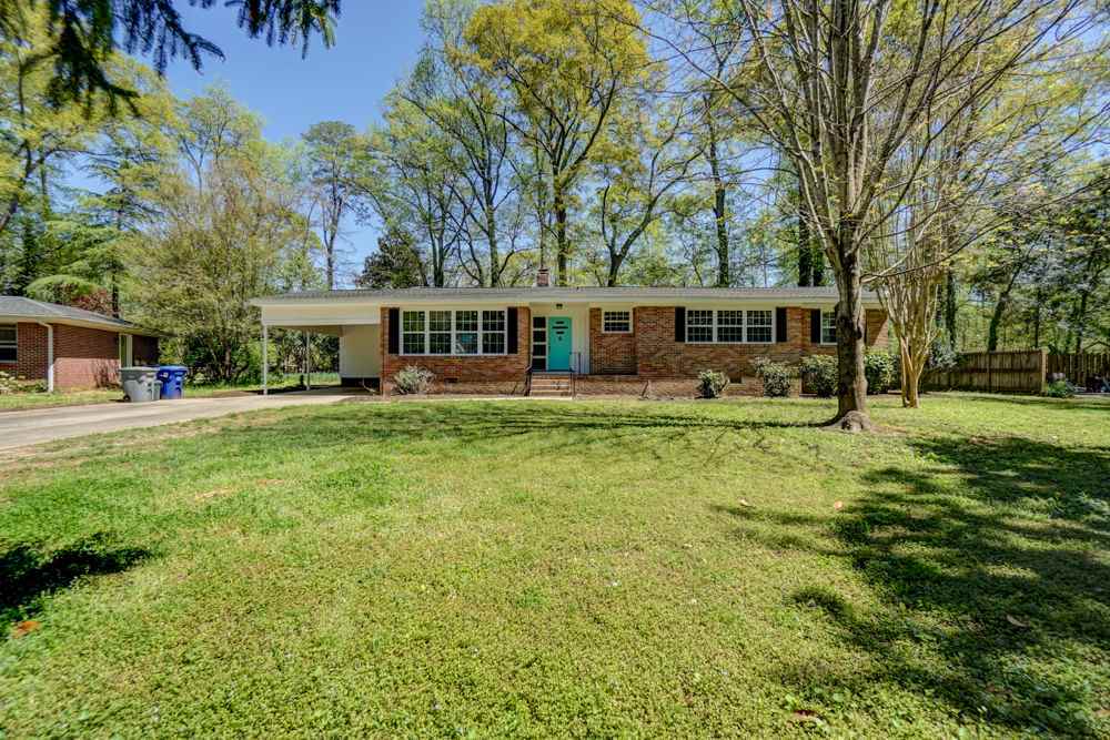 Property Photo:  116 Greenbriar Rd  SC 29302 