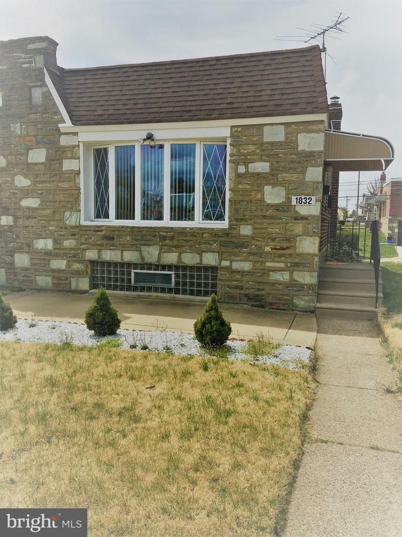 Property Photo:  1832 Carwithan Street  PA 19152 