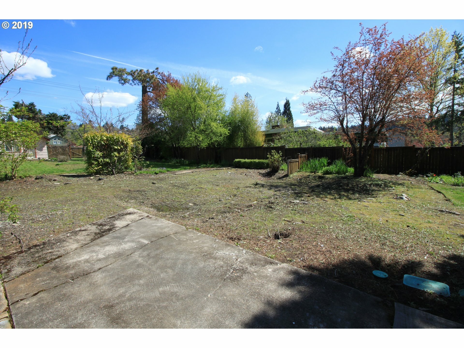 Property Photo: 2465 Friendly St OR 97405