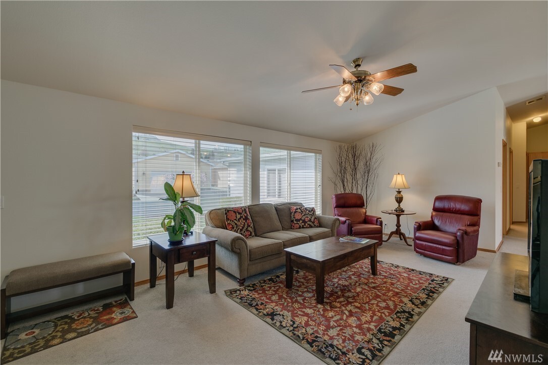 Property Photo: 1243 Woods St WA 98801