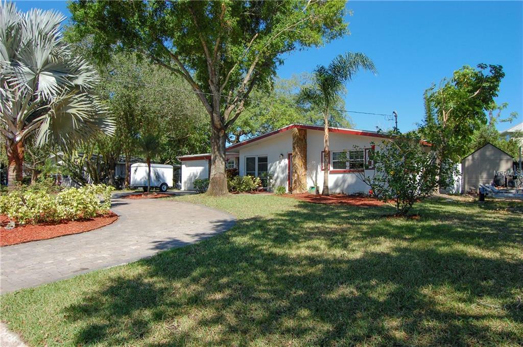 Property Photo:  409 Manor Boulevard  FL 34683 