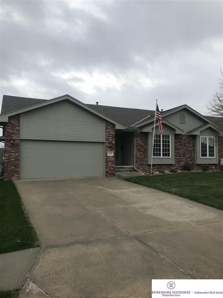Property Photo:  5008 N 134th  NE 68164-6147 