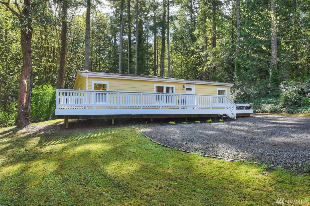 Property Photo:  8480 NE Hansen Rd  WA 98110 