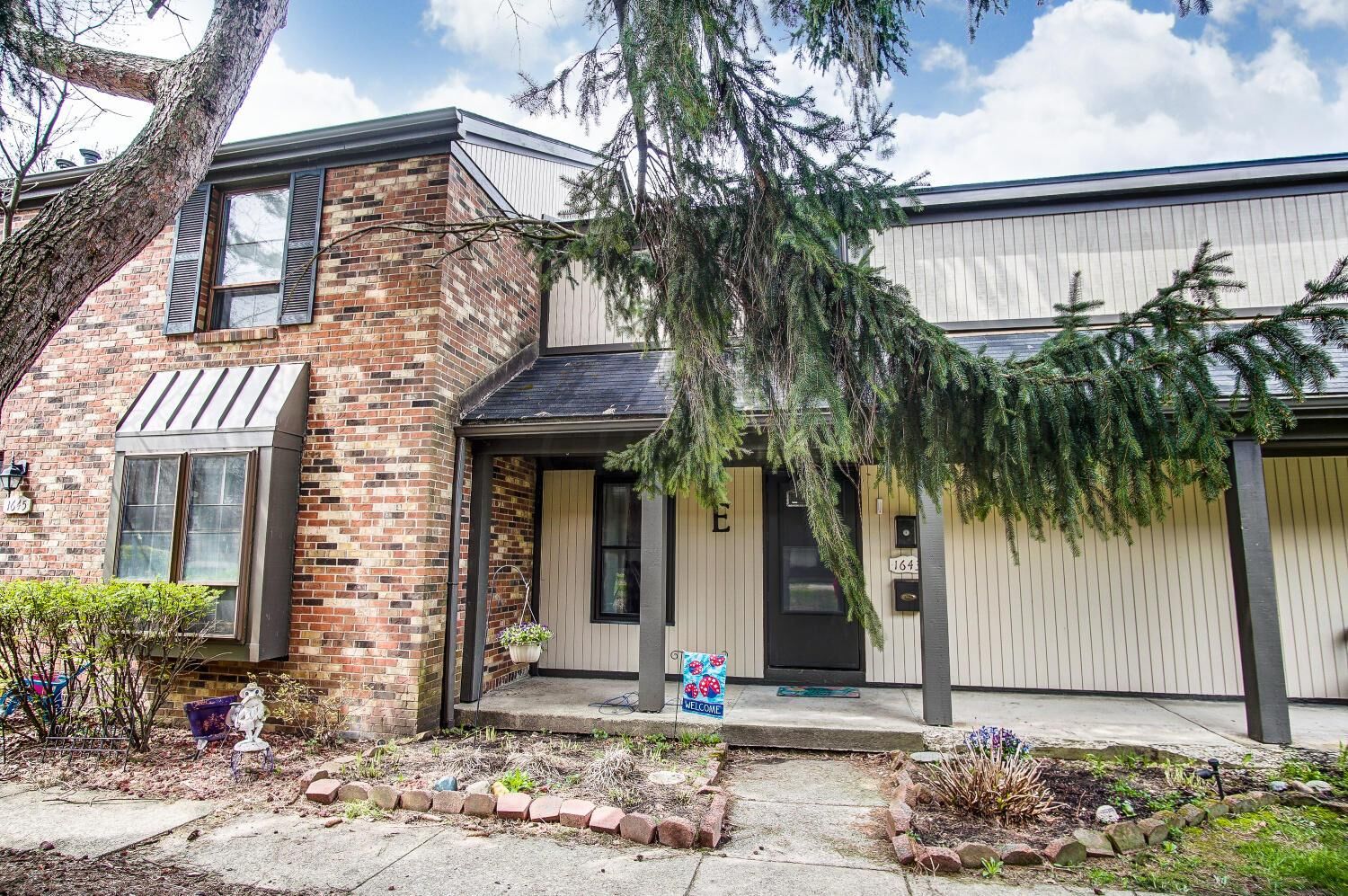 Property Photo:  1643 Hallworth Court  OH 43232 