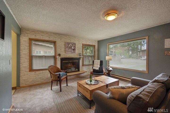 Property Photo: 1019 NE 127th St WA 98125