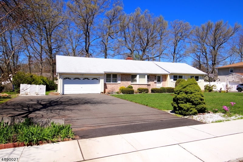 Property Photo:  89 Acorn Drive  NJ 07066 