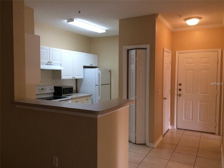 Property Photo:  18001 Richmond Place Drive 826  FL 33647 