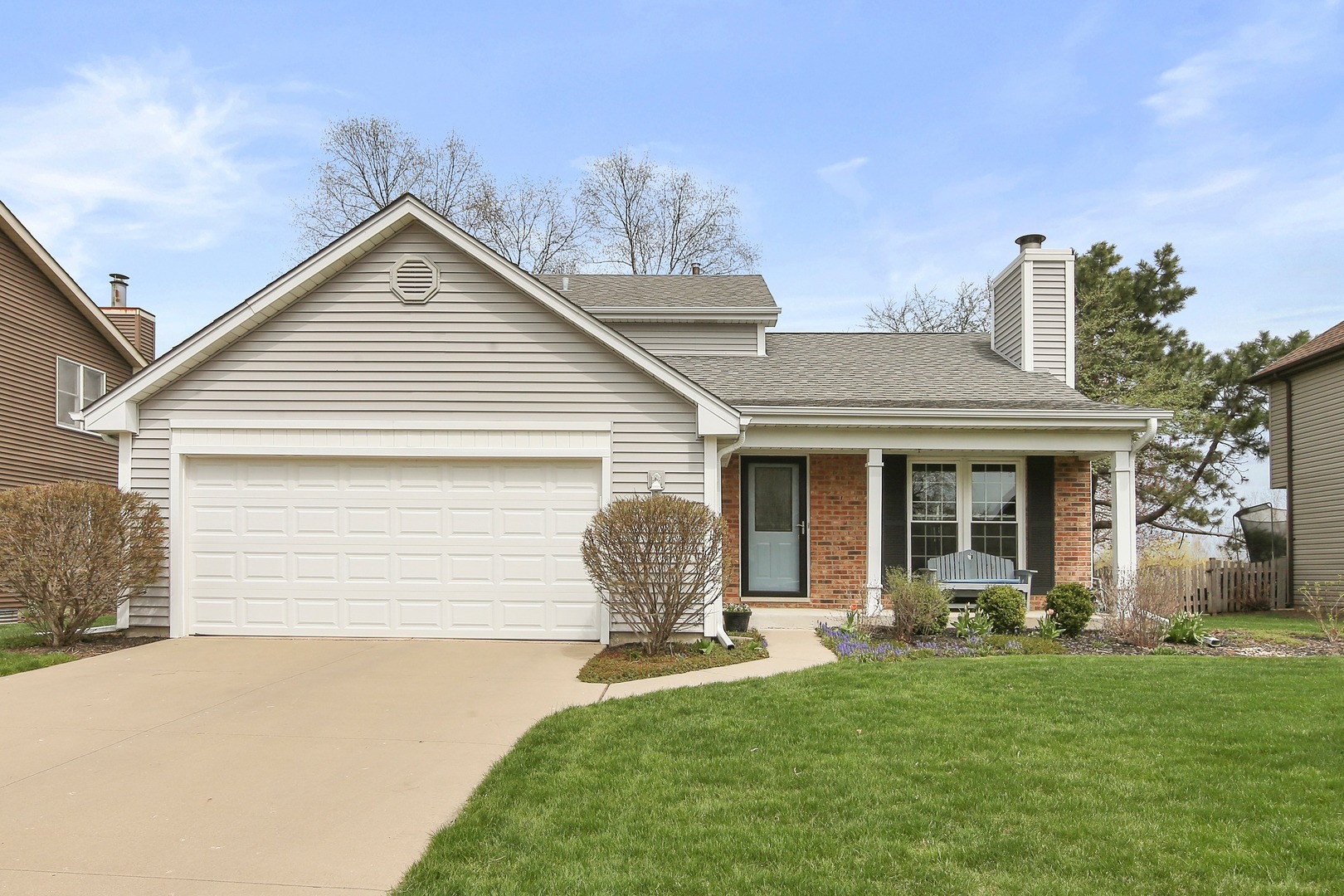 Property Photo:  1316 Hampton Lane  IL 60060 