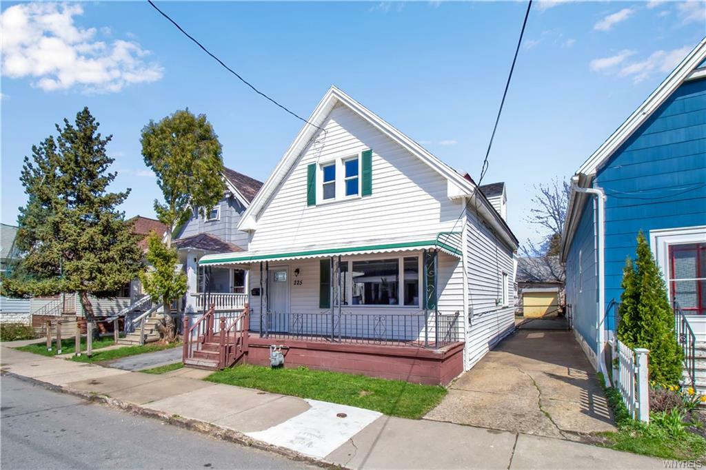 Property Photo:  225 Weimar Street  NY 14206 