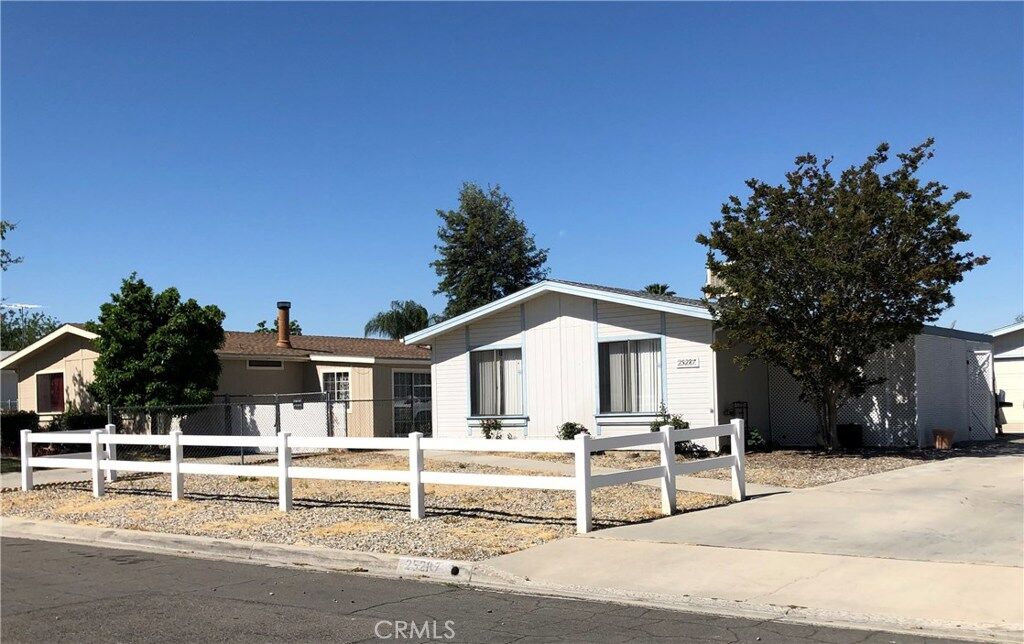 Property Photo:  25287 Browca Street  CA 92544 