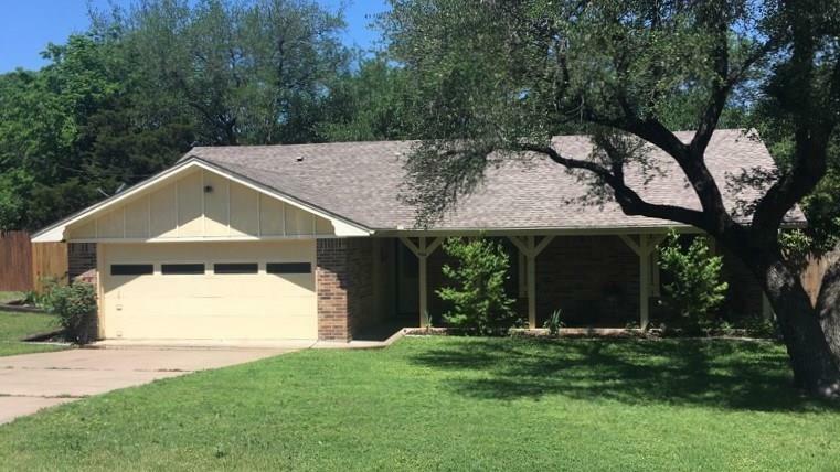 Property Photo:  904 Woodview Drive  TX 76048 