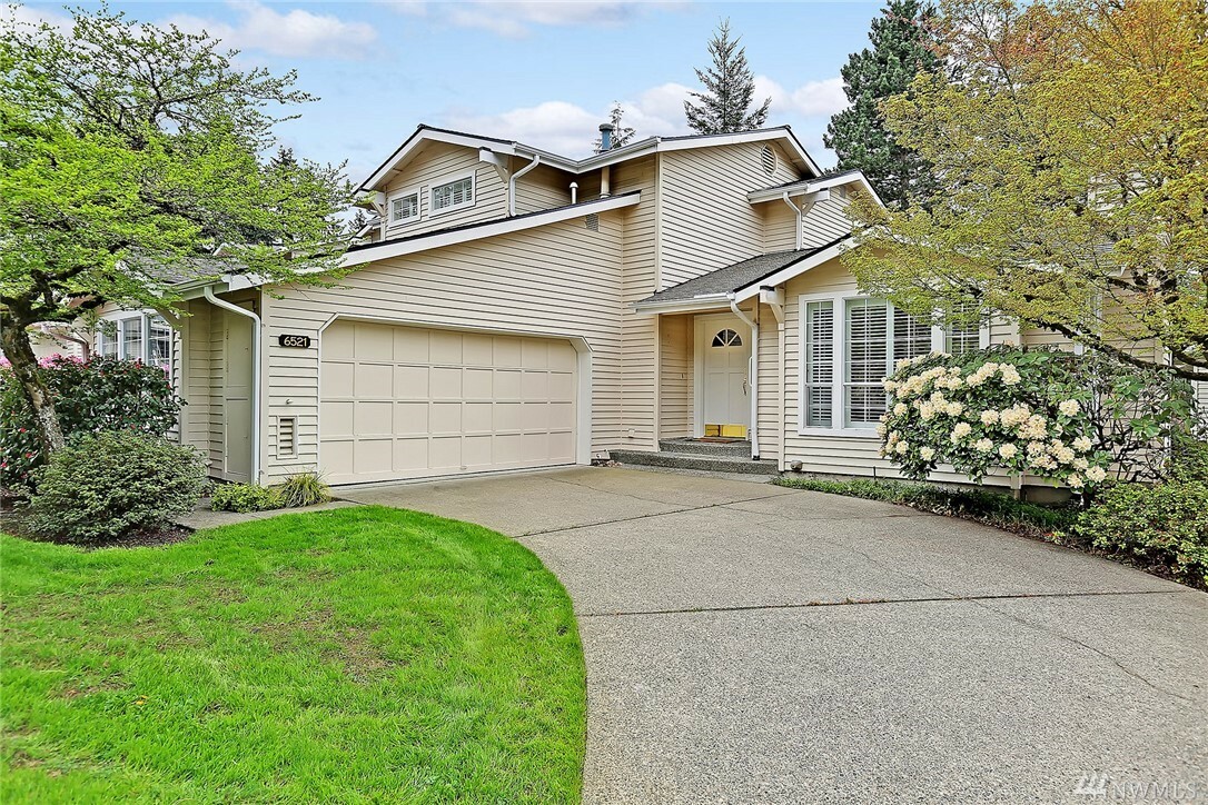 Property Photo:  6521 115th Place SE  WA 98006 