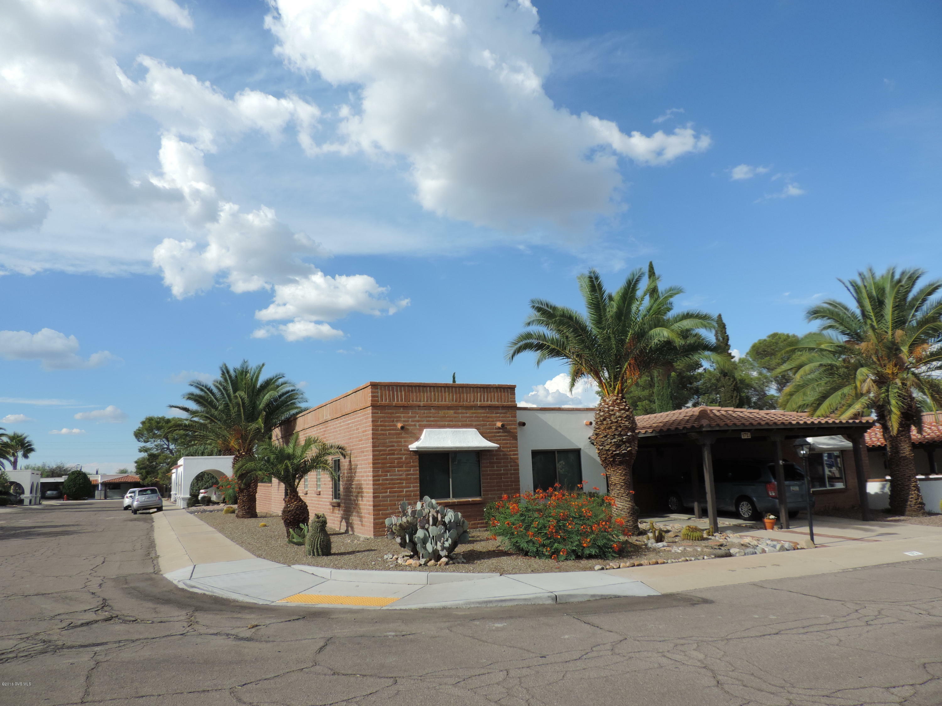 Property Photo:  172 W Esperanza Bl  AZ 85614 