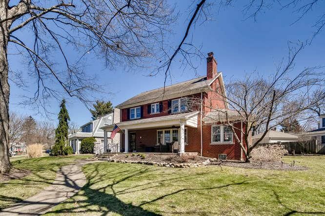 Property Photo: 156 Montrose Way OH 43214