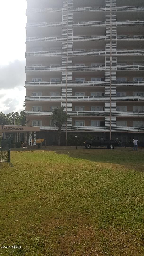 Property Photo: 404 S Beach Street FL 32114