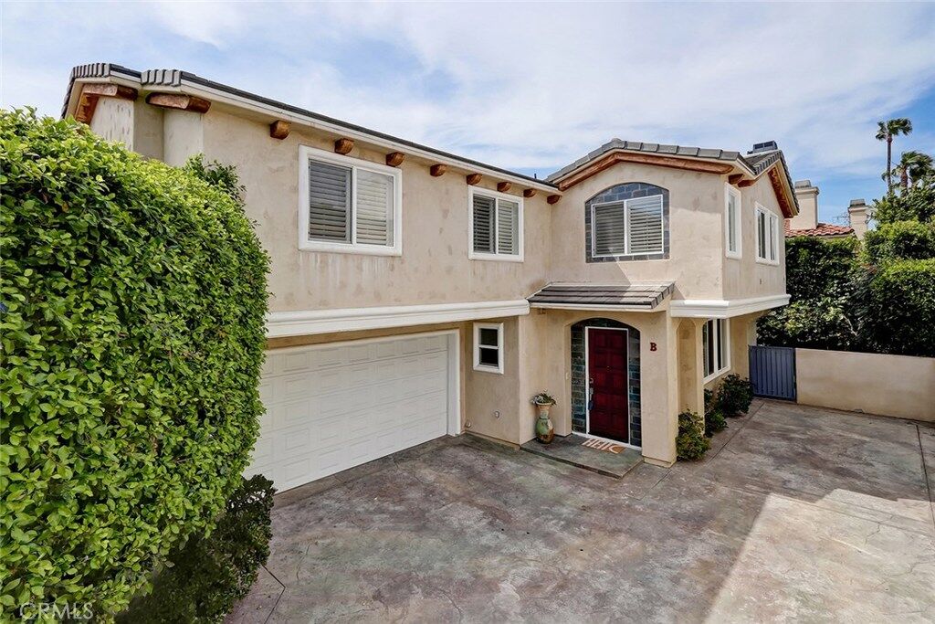 Property Photo:  2509 Harriman Lane B  CA 90278 